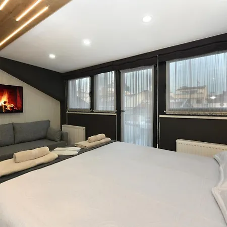 Space 6 * Istanbul